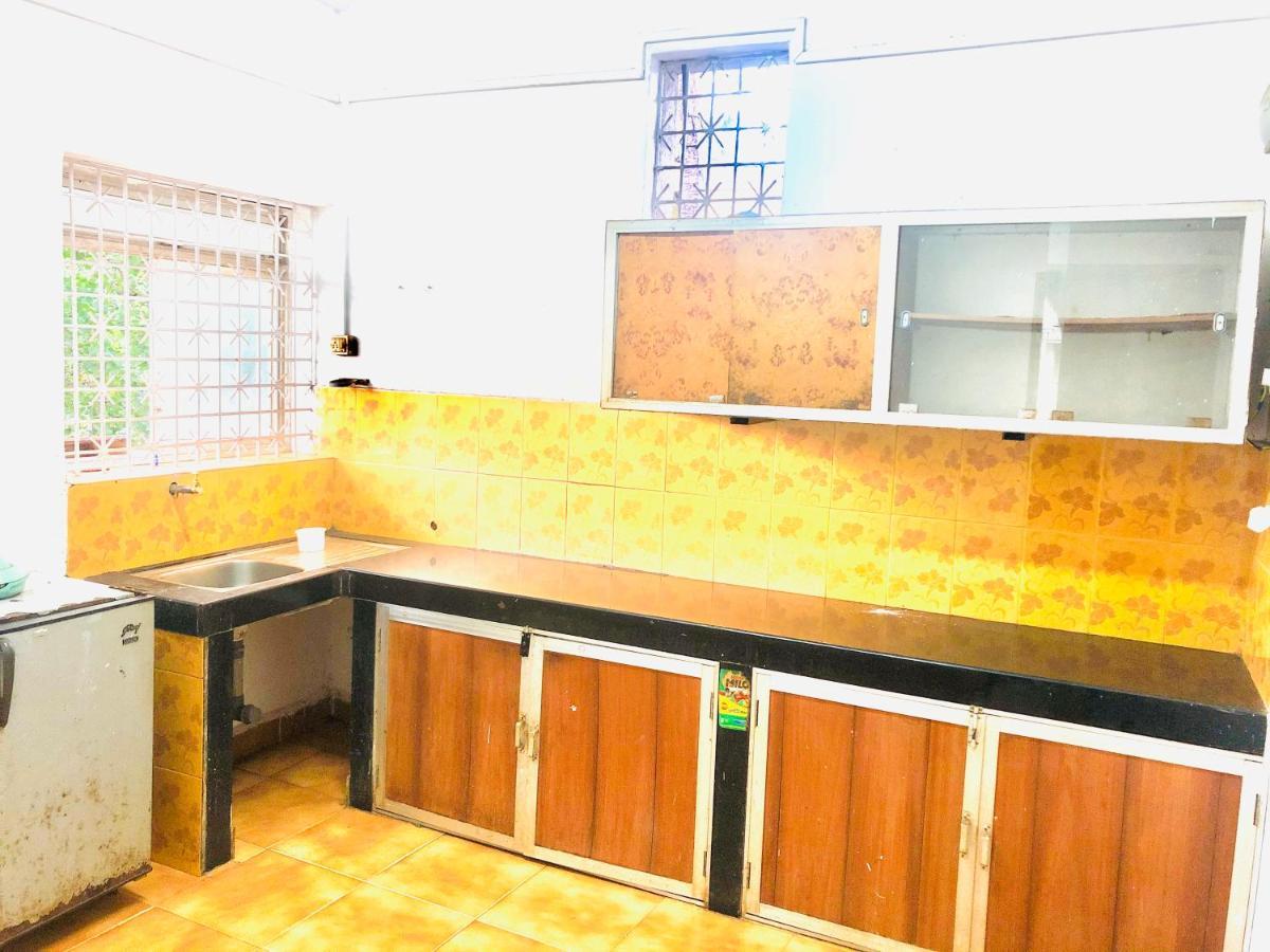 Blue Waves Guest House Calangute Ngoại thất bức ảnh