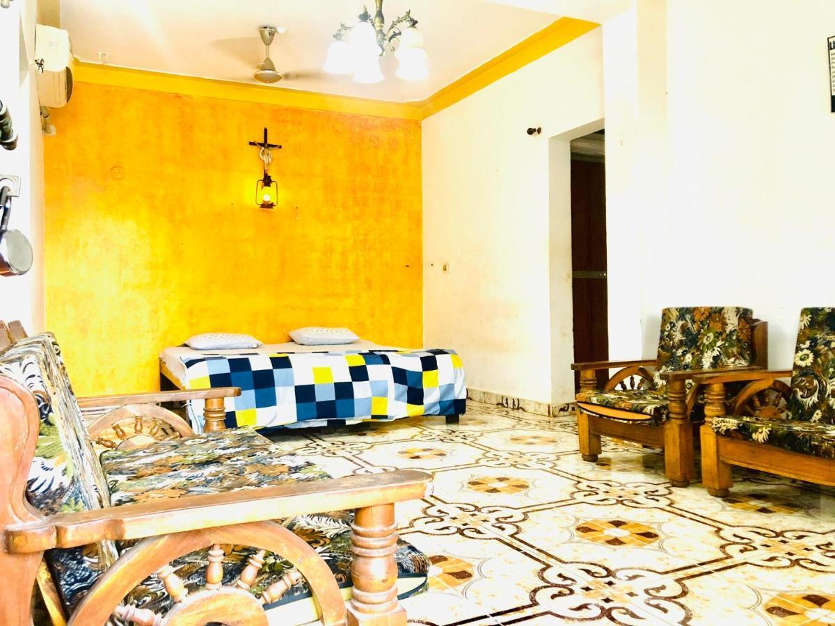 Blue Waves Guest House Calangute Ngoại thất bức ảnh