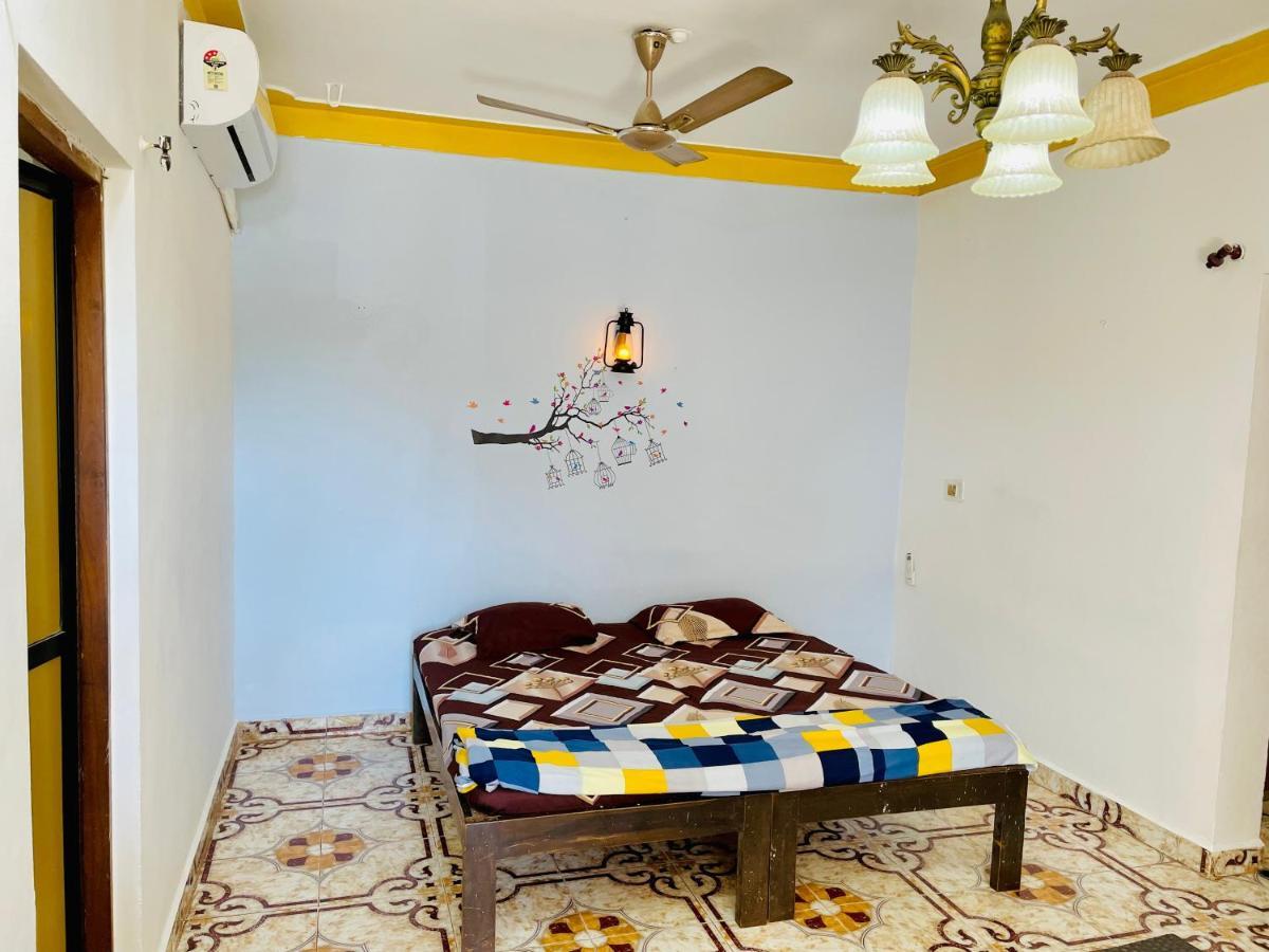 Blue Waves Guest House Calangute Ngoại thất bức ảnh