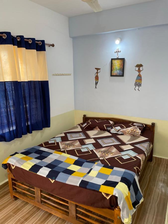 Blue Waves Guest House Calangute Ngoại thất bức ảnh