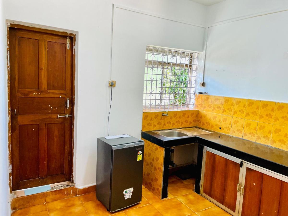 Blue Waves Guest House Calangute Ngoại thất bức ảnh