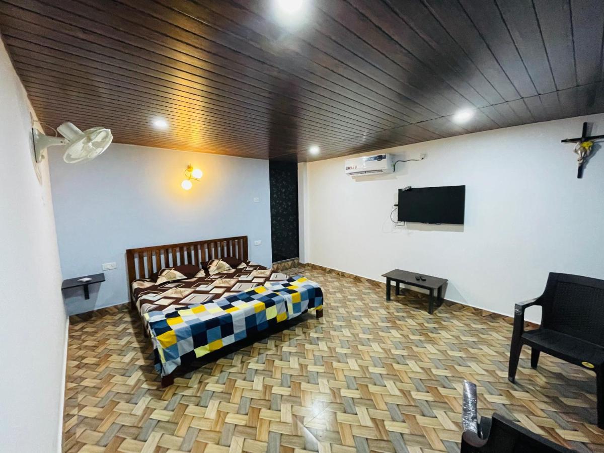 Blue Waves Guest House Calangute Ngoại thất bức ảnh