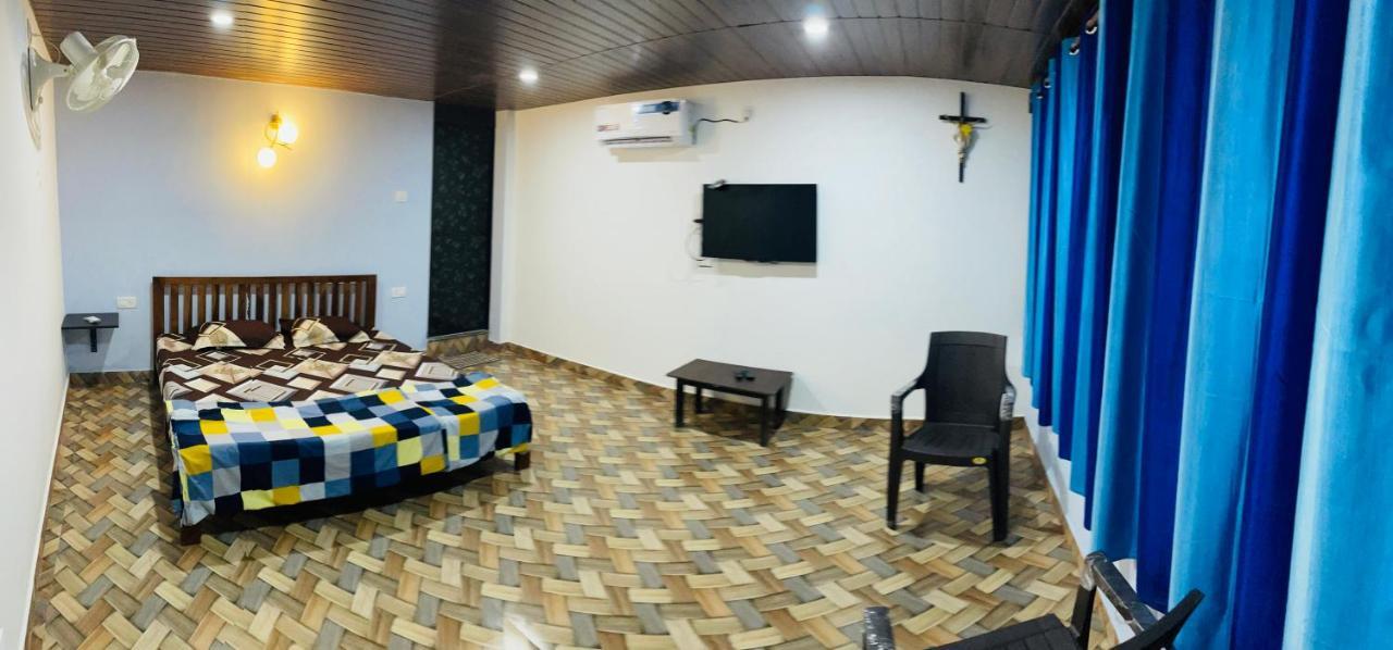 Blue Waves Guest House Calangute Ngoại thất bức ảnh