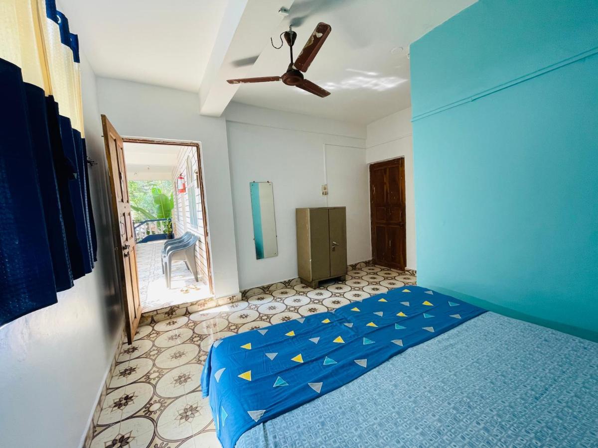 Blue Waves Guest House Calangute Ngoại thất bức ảnh