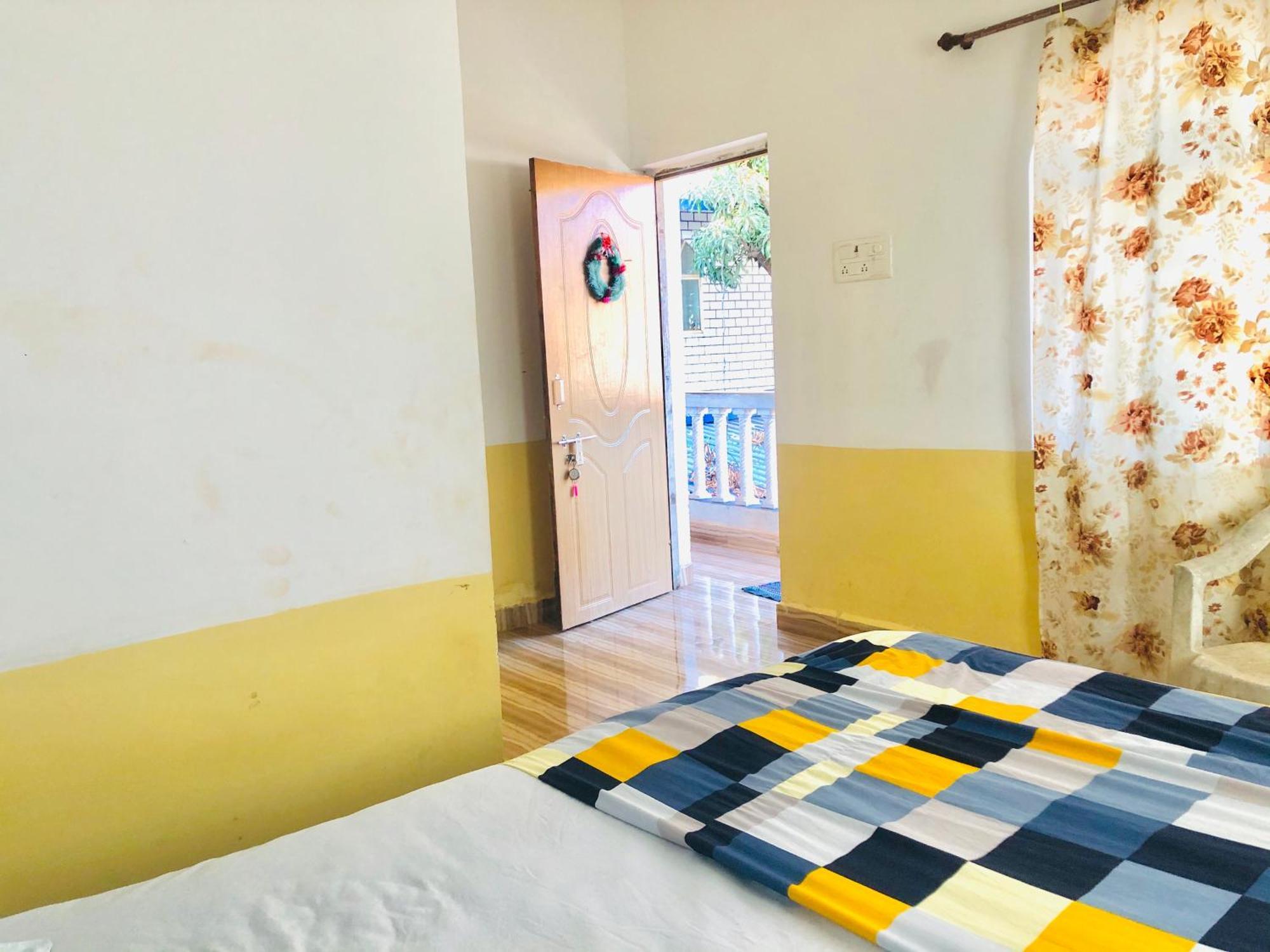 Blue Waves Guest House Calangute Ngoại thất bức ảnh
