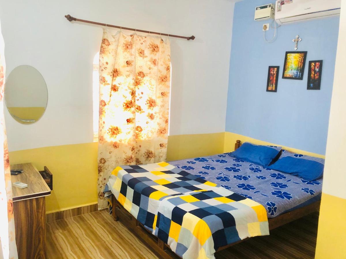 Blue Waves Guest House Calangute Ngoại thất bức ảnh